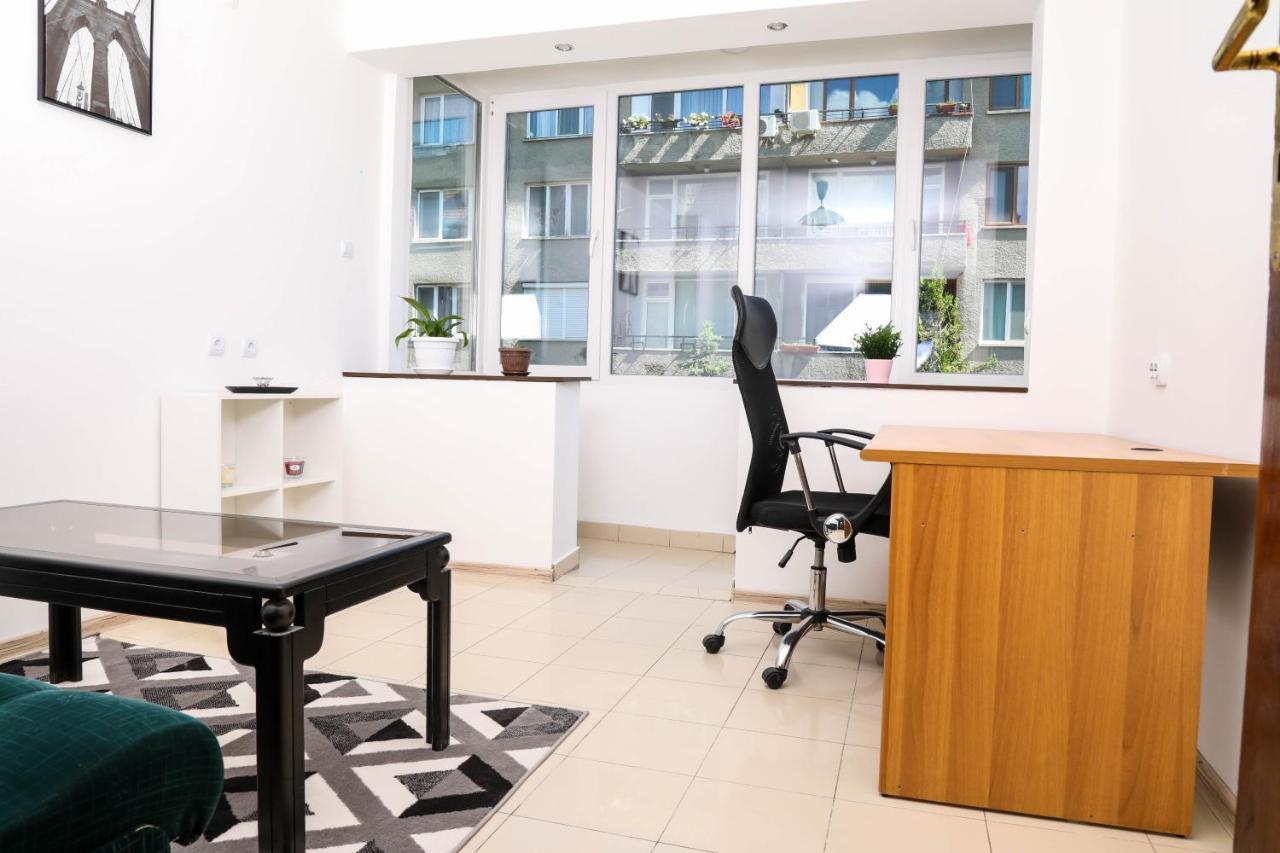 Krichim Apartments,Three-Bedroom, Large Apartment, Top Center Sofya Dış mekan fotoğraf