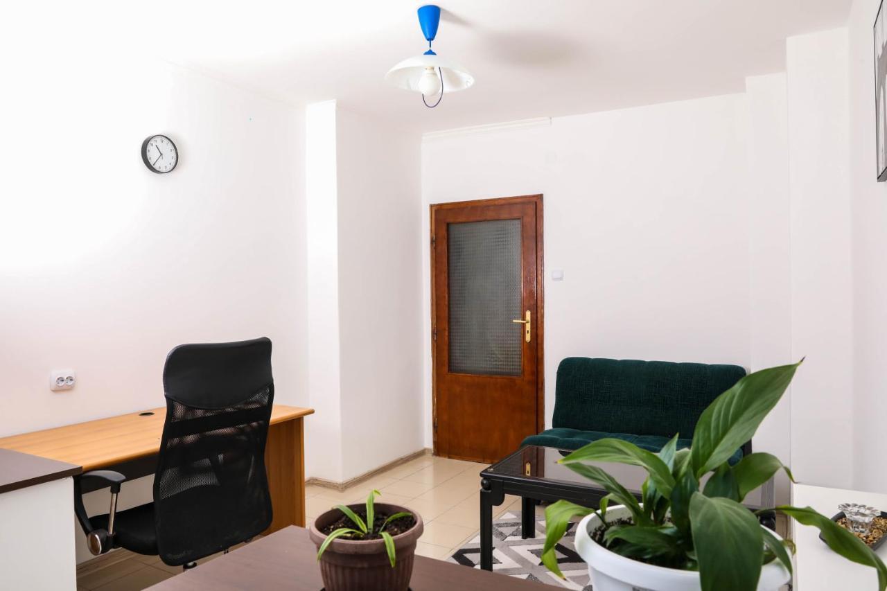 Krichim Apartments,Three-Bedroom, Large Apartment, Top Center Sofya Dış mekan fotoğraf