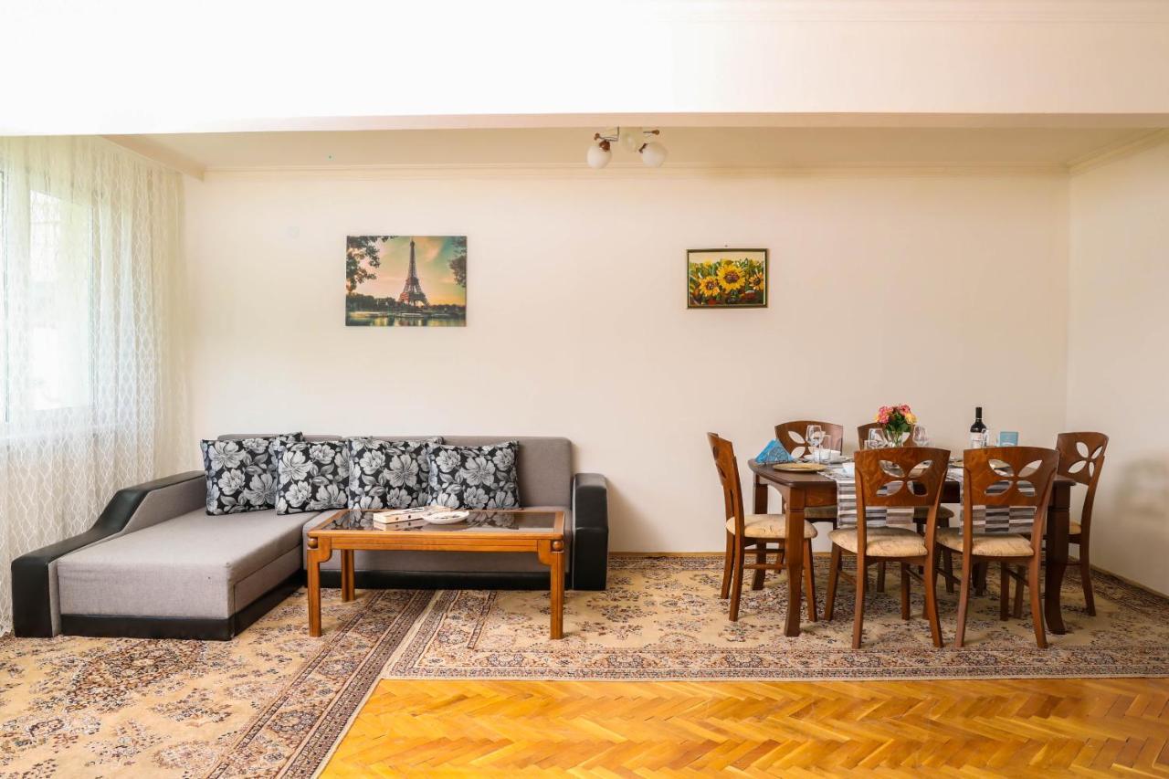 Krichim Apartments,Three-Bedroom, Large Apartment, Top Center Sofya Dış mekan fotoğraf